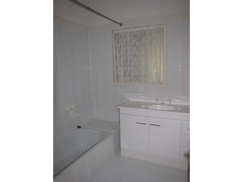 33 Leith Street, Newborough VIC 3825