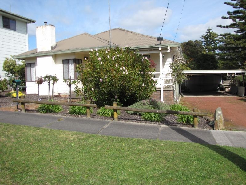 33 Leith Street, Newborough VIC 3825
