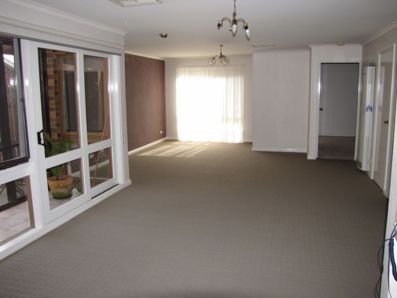 22 Ollerton Avenue, Newborough VIC 3825