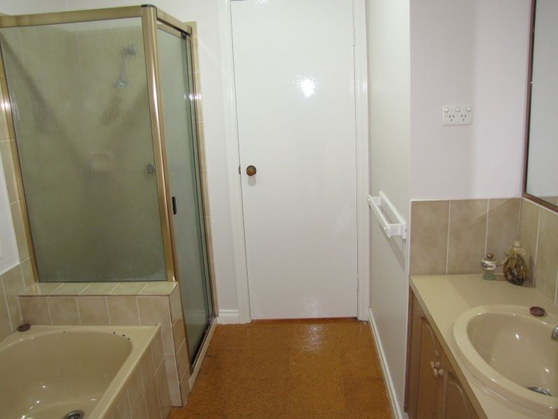 22 Ollerton Avenue, Newborough VIC 3825