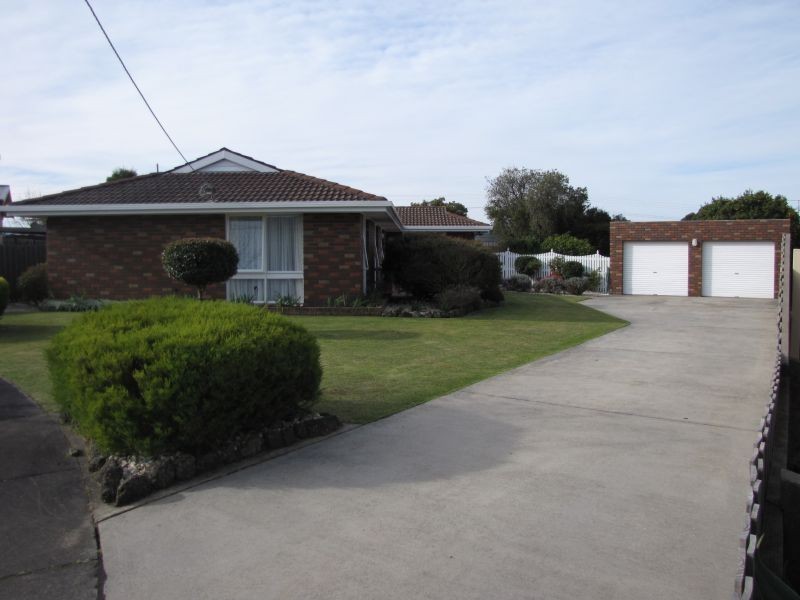 5 Blyth Court, Newborough VIC 3825