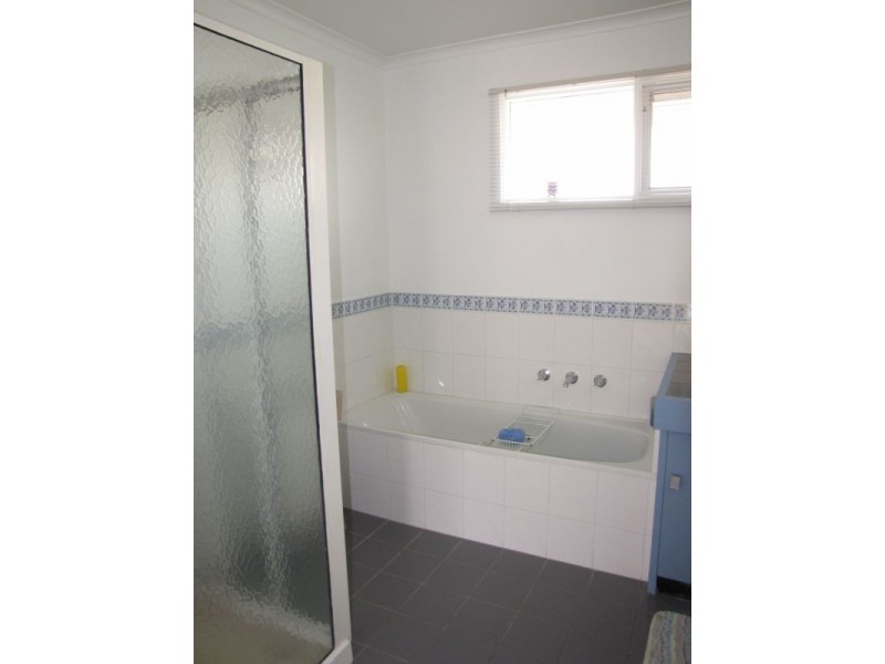 5 Blyth Court, Newborough VIC 3825