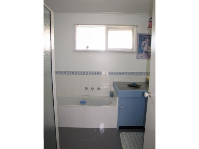 5 Blyth Court, Newborough VIC 3825
