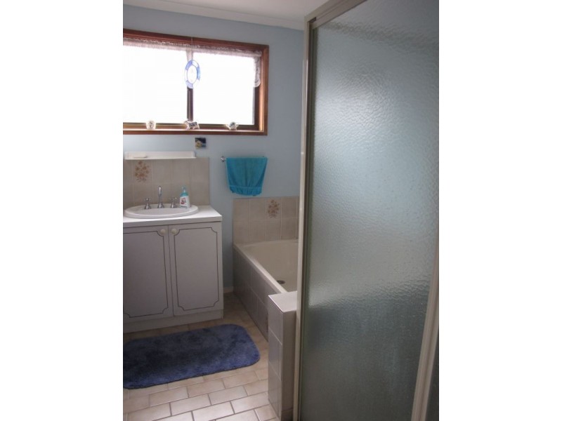 1/2C Mitchells Road, Moe VIC 3825