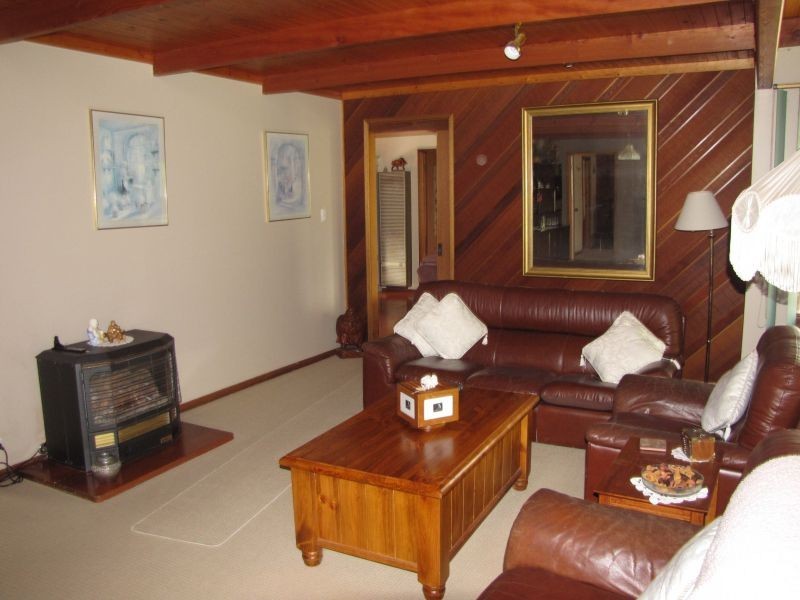 30 Randall Crescent, Moe VIC 3825