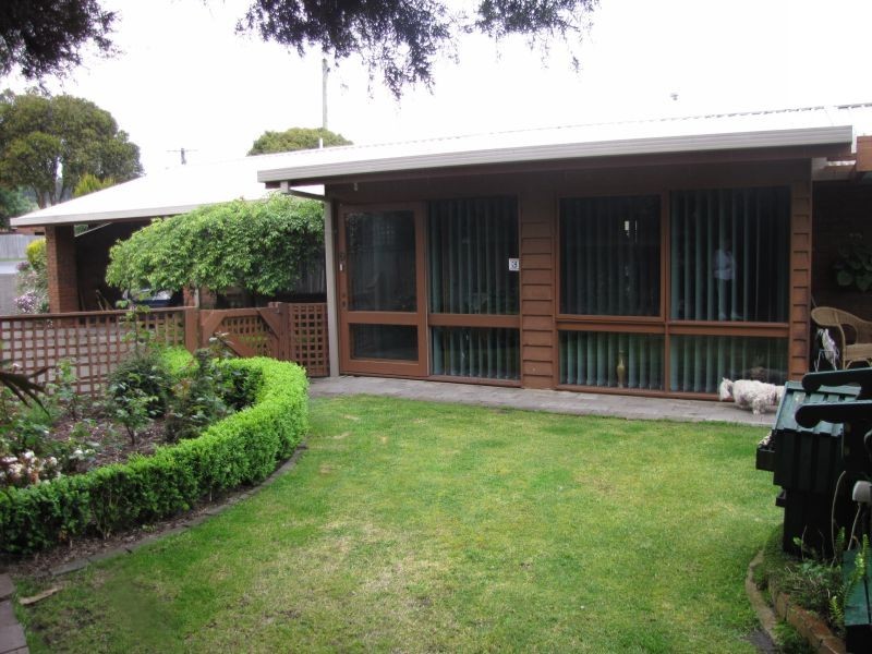 30 Randall Crescent, Moe VIC 3825