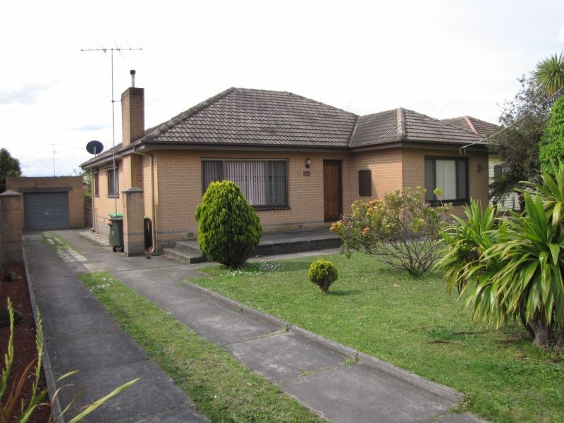 124 Service Road, Moe VIC 3825