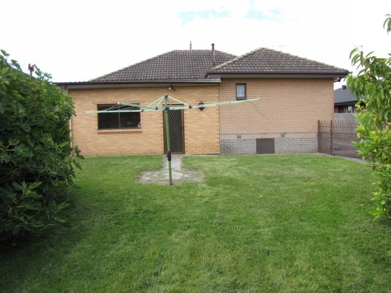 124 Service Road, Moe VIC 3825