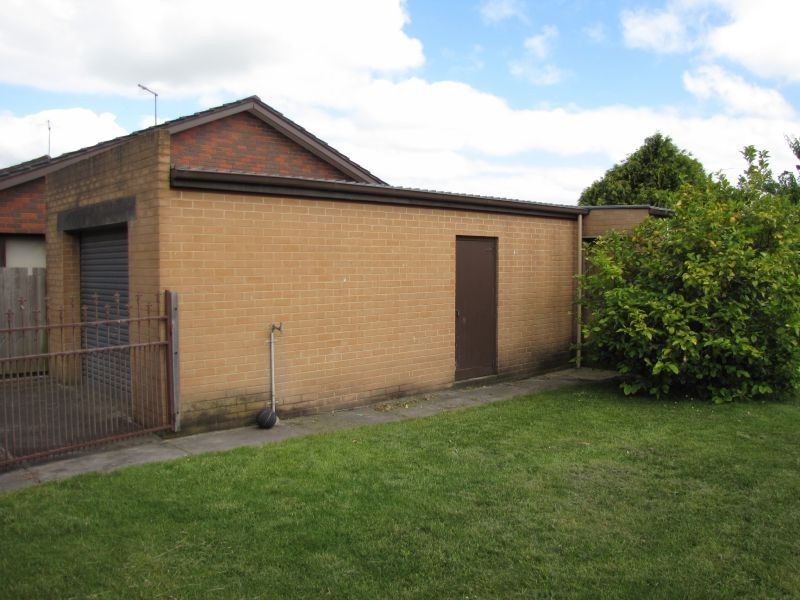 124 Service Road, Moe VIC 3825