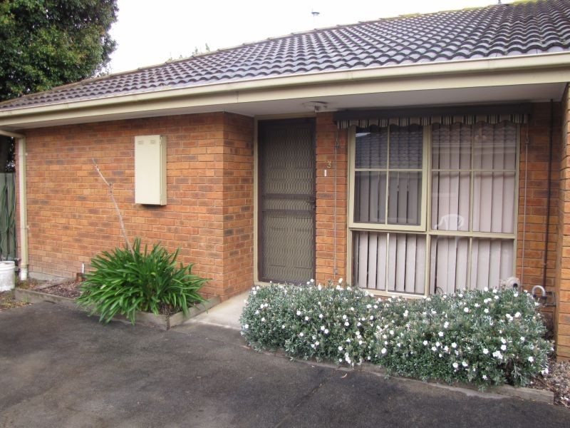 3/8 Hyland Street, Moe VIC 3825