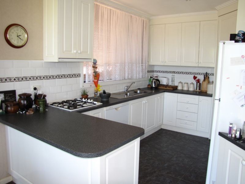 24 Bayley Street, Moe VIC 3825