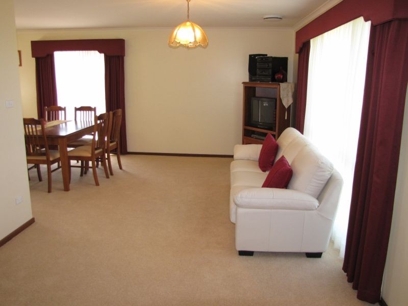 68 Coalville Road, Moe VIC 3825