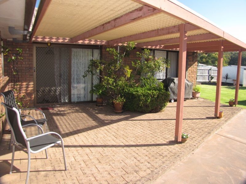 68 Coalville Road, Moe VIC 3825