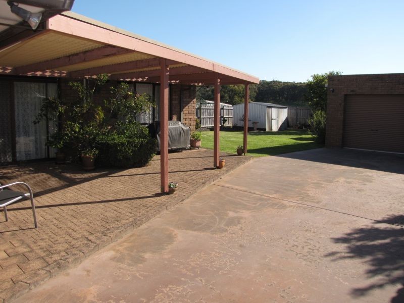 68 Coalville Road, Moe VIC 3825