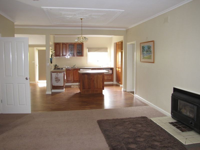 16 Chamberlain Road, Newborough VIC 3825