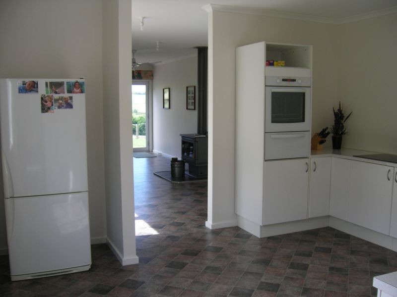 227 Coalville Road, Moe South VIC 3825