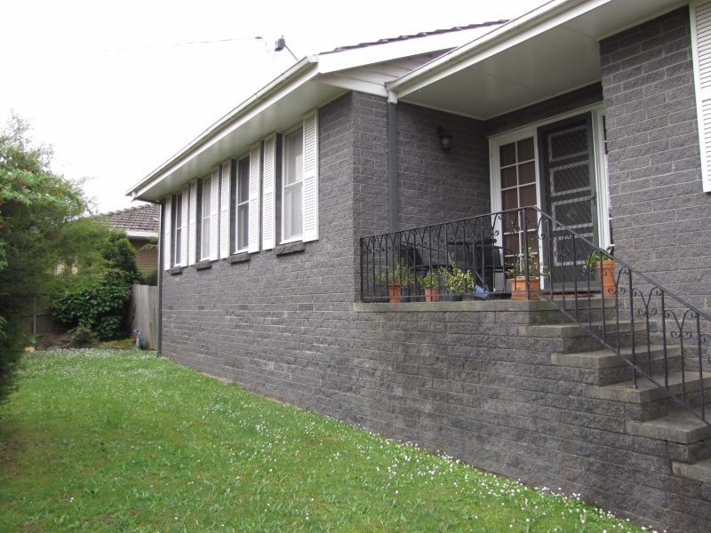 12 Smallburn Avenue, Newborough VIC 3825