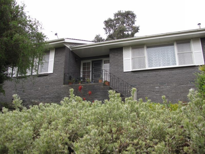 12 Smallburn Avenue, Newborough VIC 3825