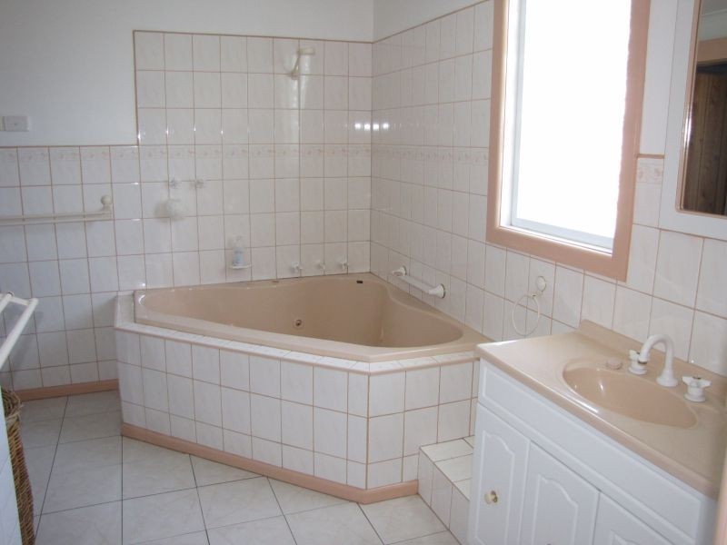 17 March Street, Newborough VIC 3825