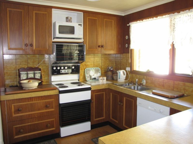 24 Lisle Street, Moe VIC 3825
