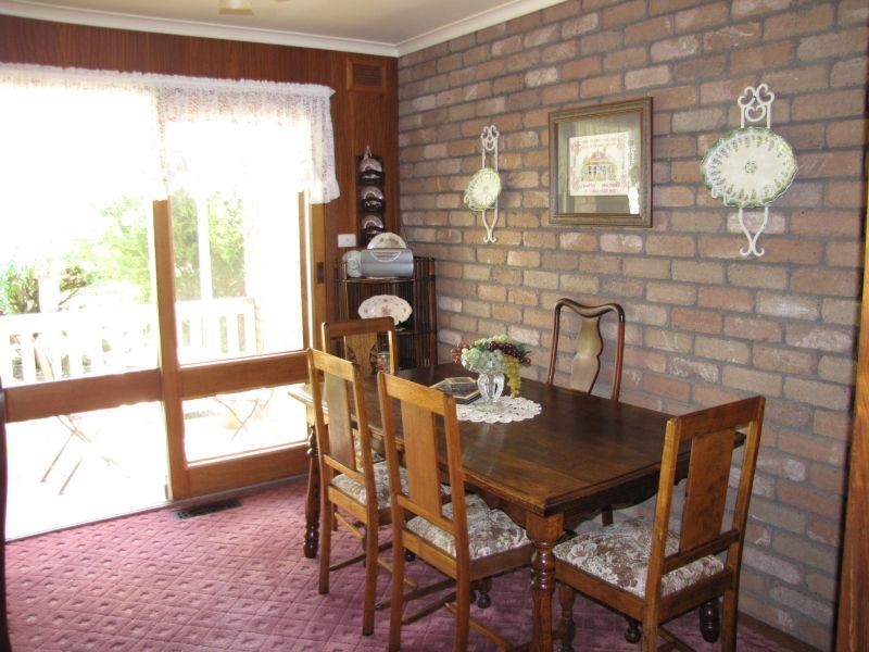 24 Lisle Street, Moe VIC 3825