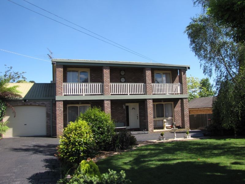 24 Lisle Street, Moe VIC 3825