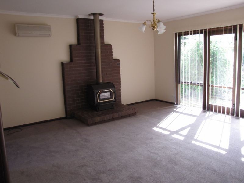 9 Harvey Street, Newborough VIC 3825