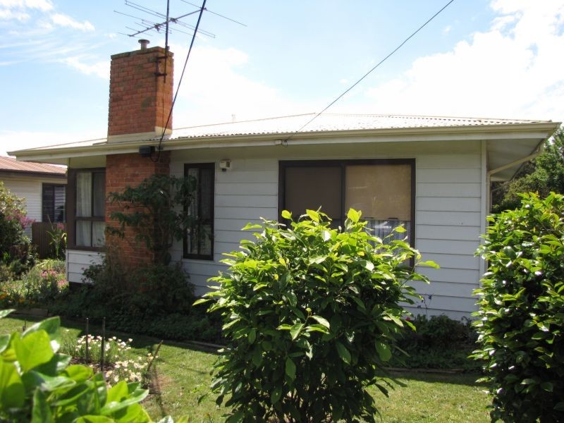 24 Victoria Street, Moe VIC 3825