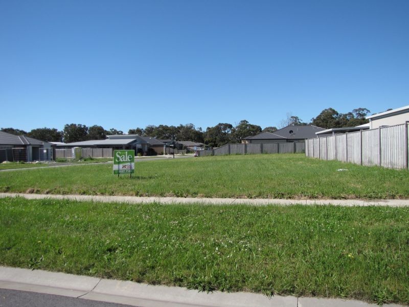 8 Quoll Way, Newborough VIC 3825