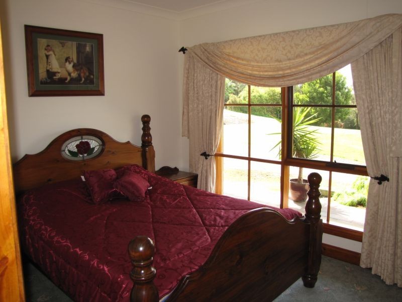 35 Matthew Court, Moe South VIC 3825