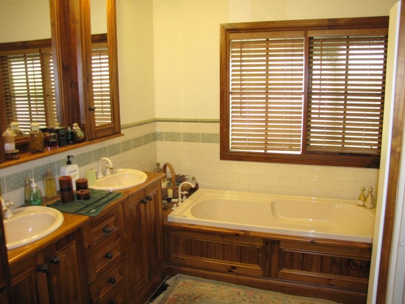 35 Matthew Court, Moe South VIC 3825