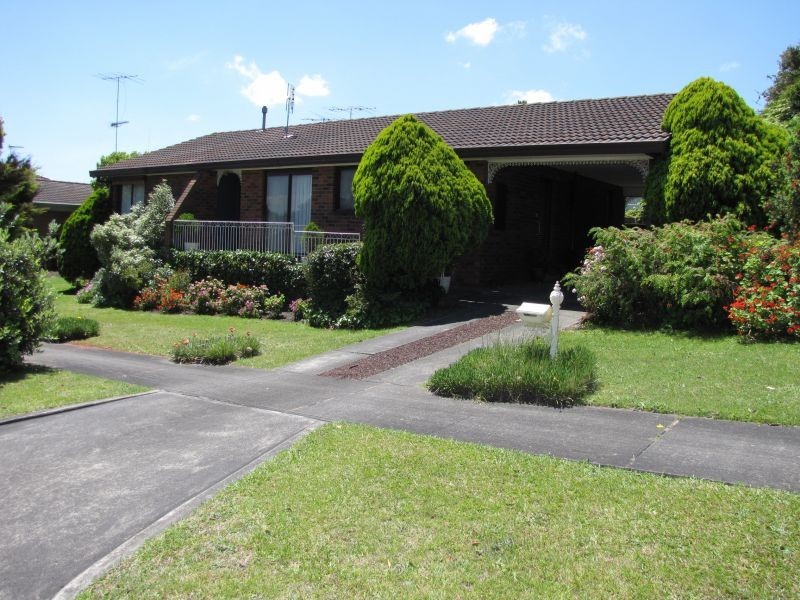 10 Cobb Court, Newborough VIC 3825