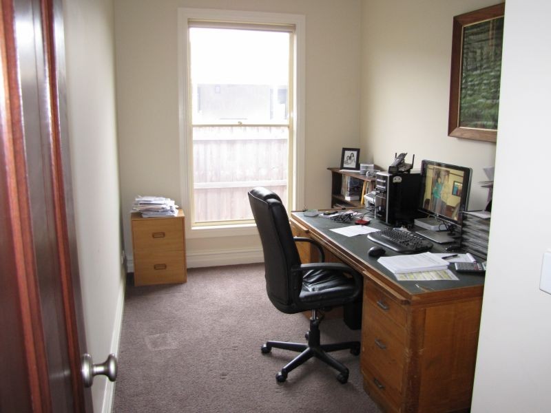 29 Ollerton Avenue, Newborough VIC 3825