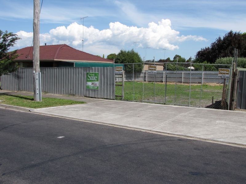 99 Hennessey Street, Moe VIC 3825