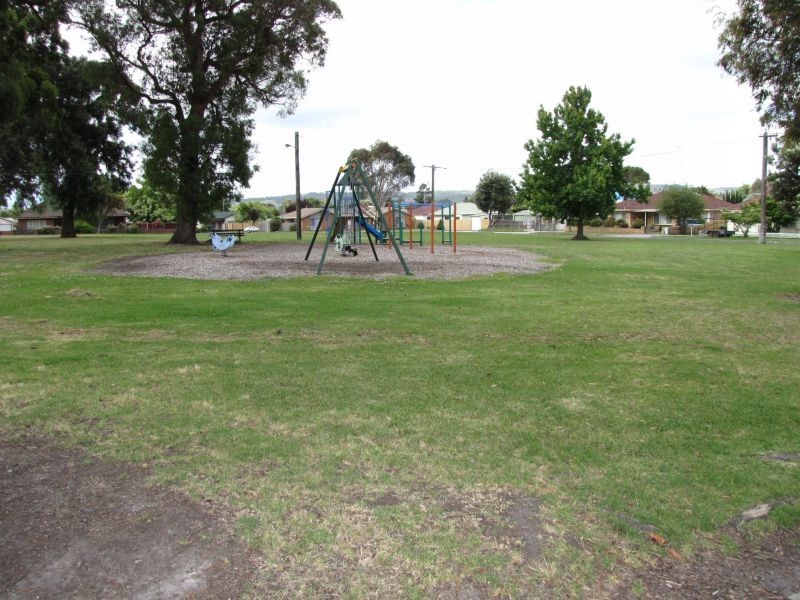 99 Hennessey Street, Moe VIC 3825