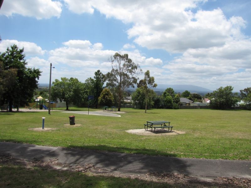 49 Scott Avenue, Moe VIC 3825
