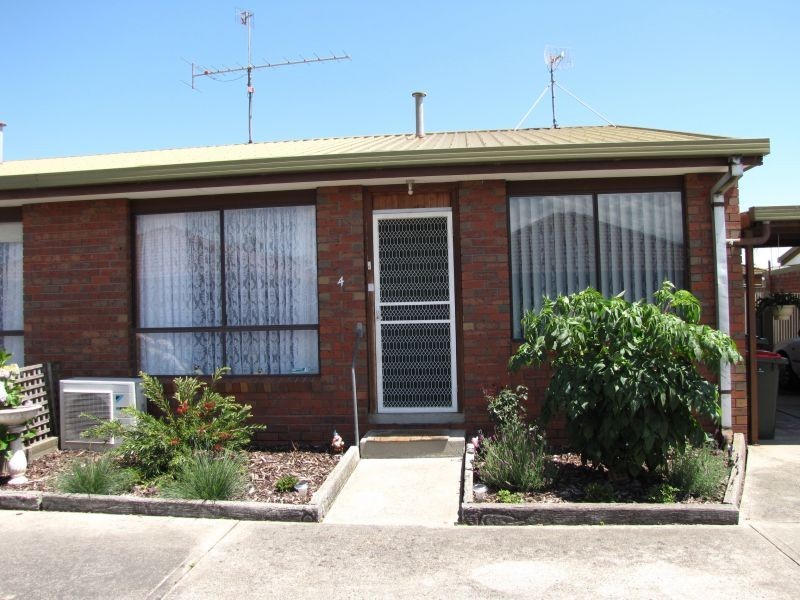 4/30 Saxtons Drive, Moe VIC 3825