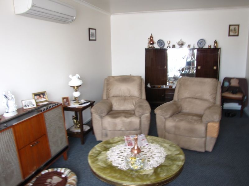 4/30 Saxtons Drive, Moe VIC 3825