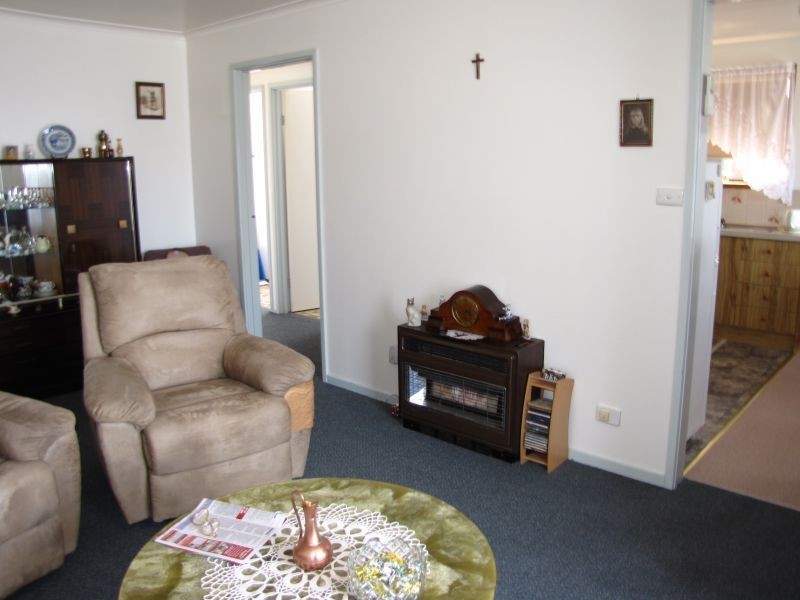 4/30 Saxtons Drive, Moe VIC 3825