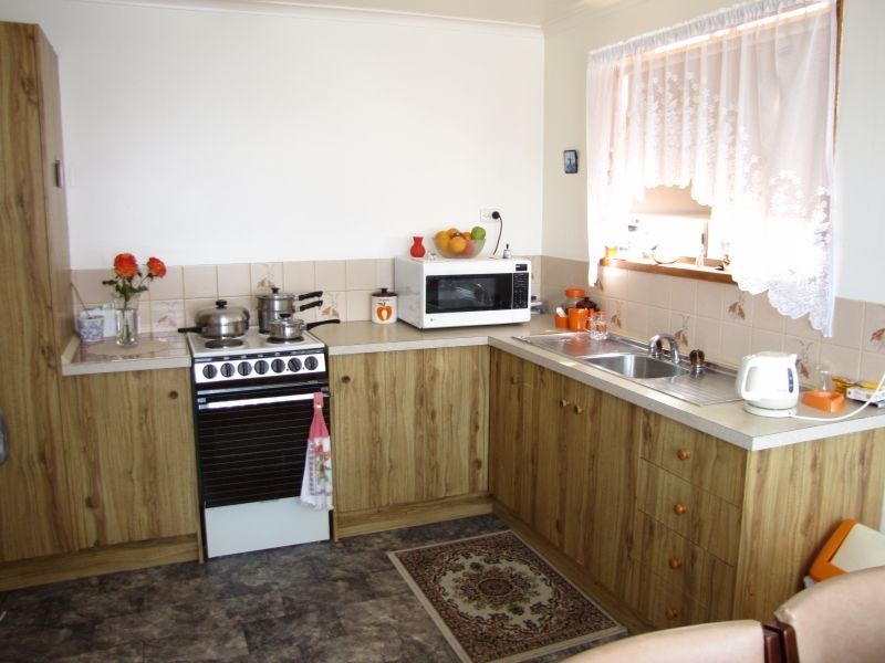 4/30 Saxtons Drive, Moe VIC 3825