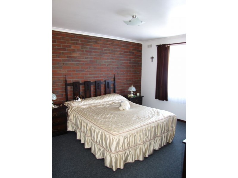 4/30 Saxtons Drive, Moe VIC 3825