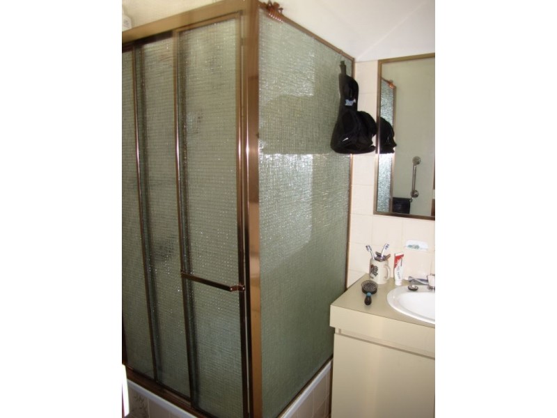 8/13 Saxtons Drive, Moe VIC 3825