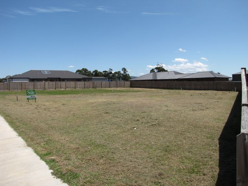 14 Harrison Boulevard, Newborough VIC 3825