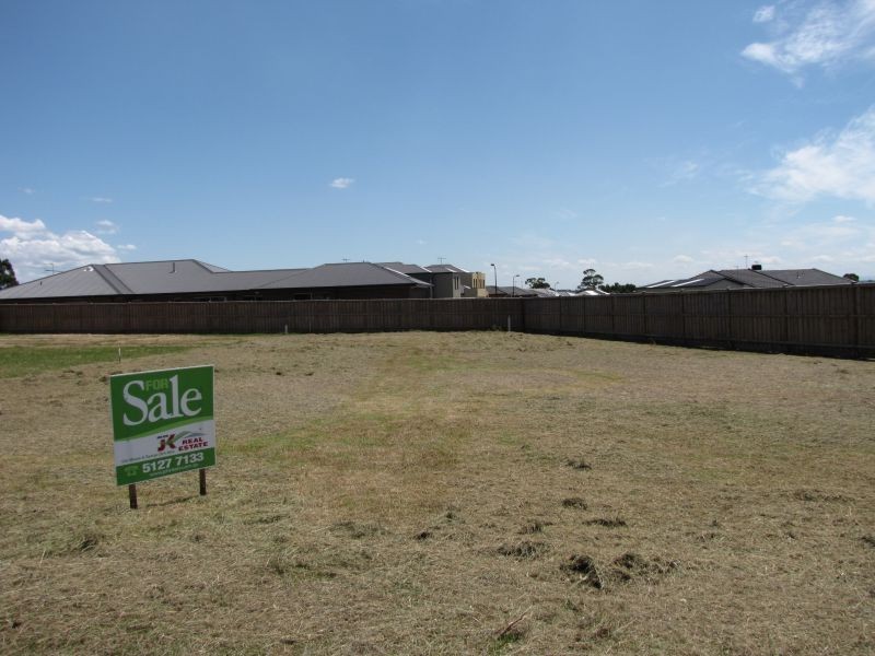 14 Harrison Boulevard, Newborough VIC 3825