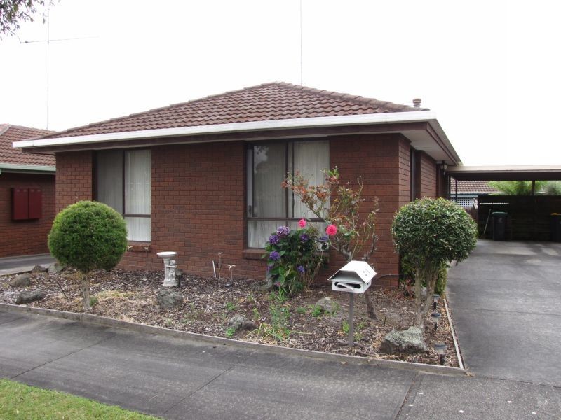 2/1 Dudley Court, Newborough VIC 3825