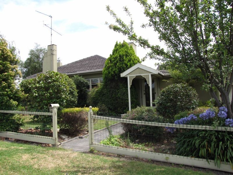 2-4 George Street, Moe VIC 3825