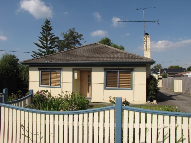 34 Law Street, Newborough VIC 3825
