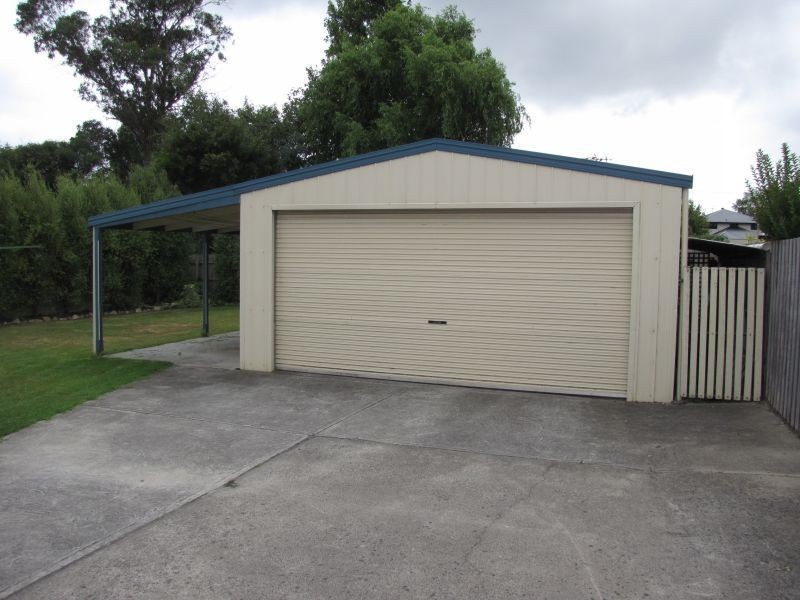34 Law Street, Newborough VIC 3825