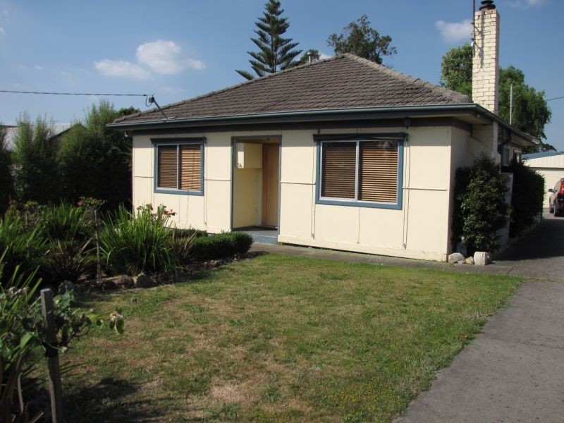 34 Law Street, Newborough VIC 3825