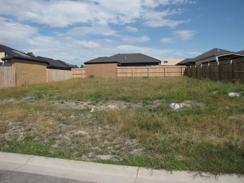 14 Sweetwater Place, Moe VIC 3825